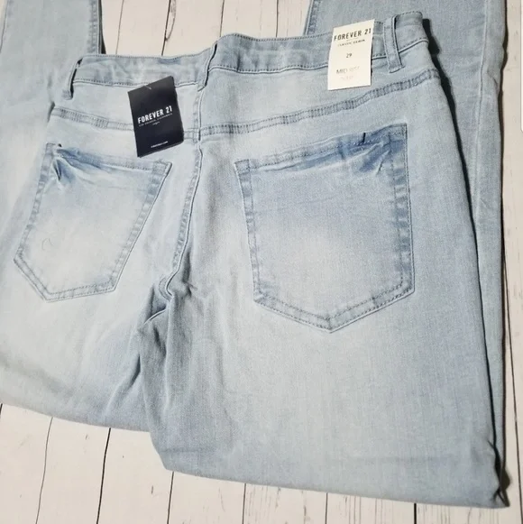 FOREVER 21 Mid Rise Light Denim Skinny Jeans - Picture 4 of 8
